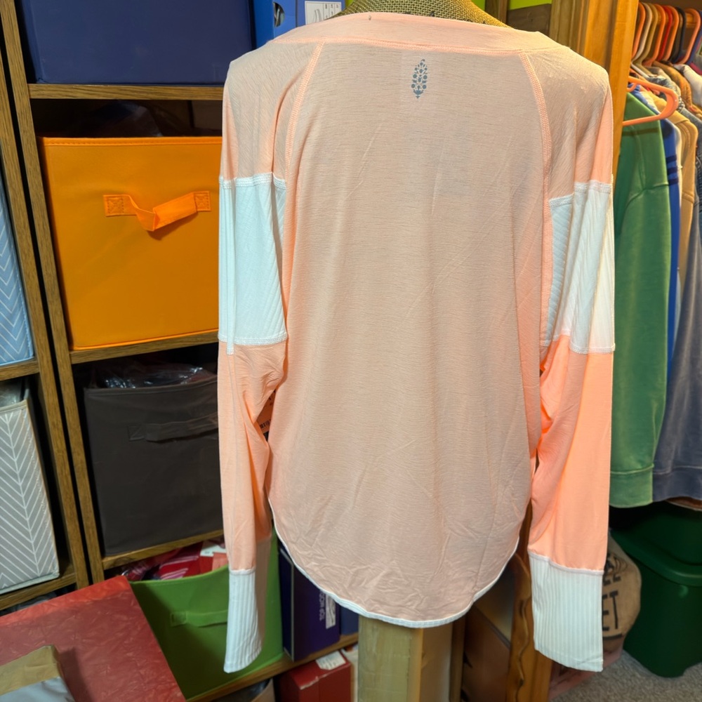 🧡Free People Peach and White Long Sleeve Top - Picture 11 of 15